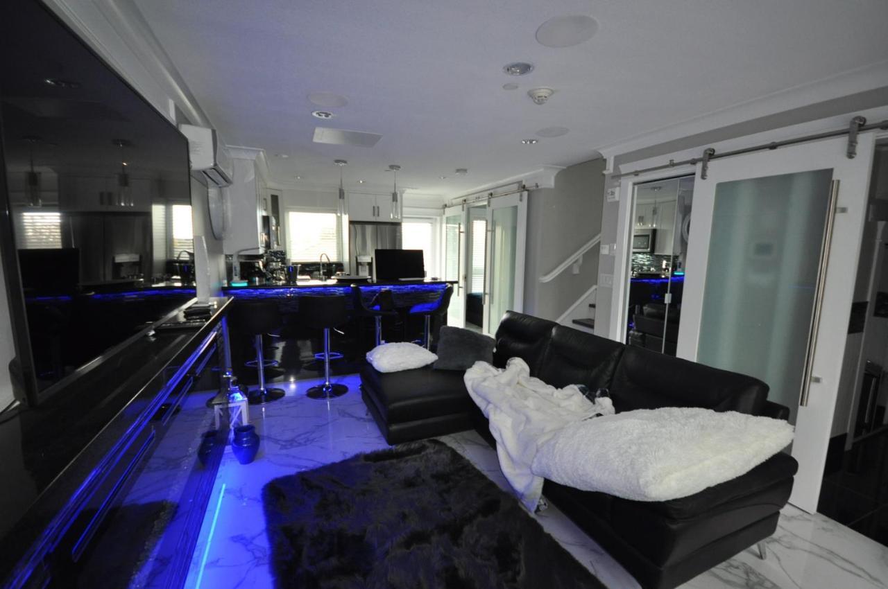 Beautiful Bright 3 Bed Townhouse Apartment Ванкувър Екстериор снимка