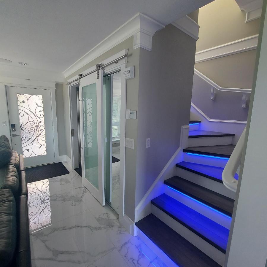 Beautiful Bright 3 Bed Townhouse Apartment Ванкувър Екстериор снимка