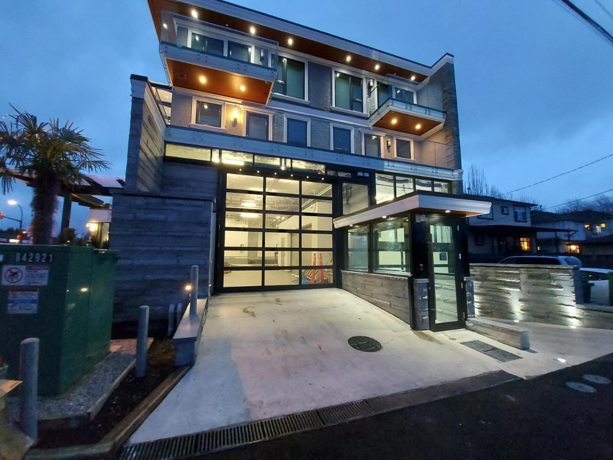 Beautiful Bright 3 Bed Townhouse Apartment Ванкувър Екстериор снимка