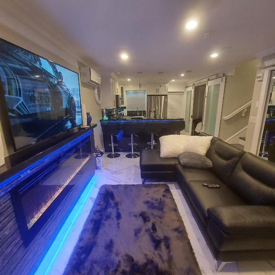 Beautiful Bright 3 Bed Townhouse Apartment Ванкувър Екстериор снимка