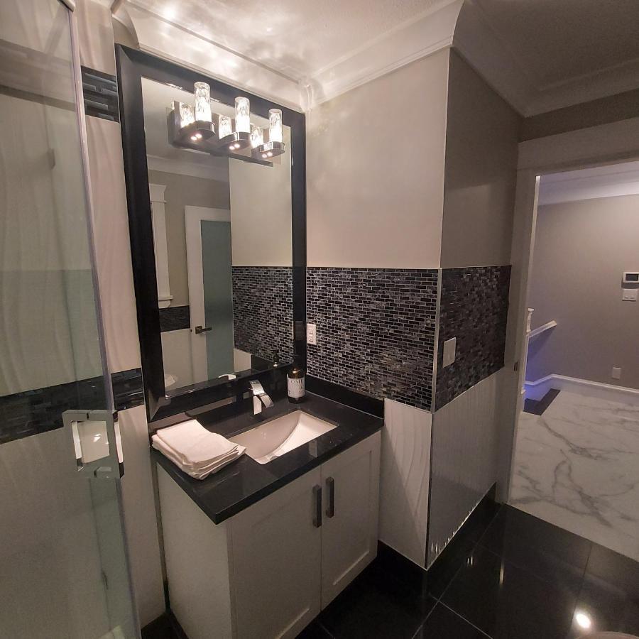 Beautiful Bright 3 Bed Townhouse Apartment Ванкувър Екстериор снимка