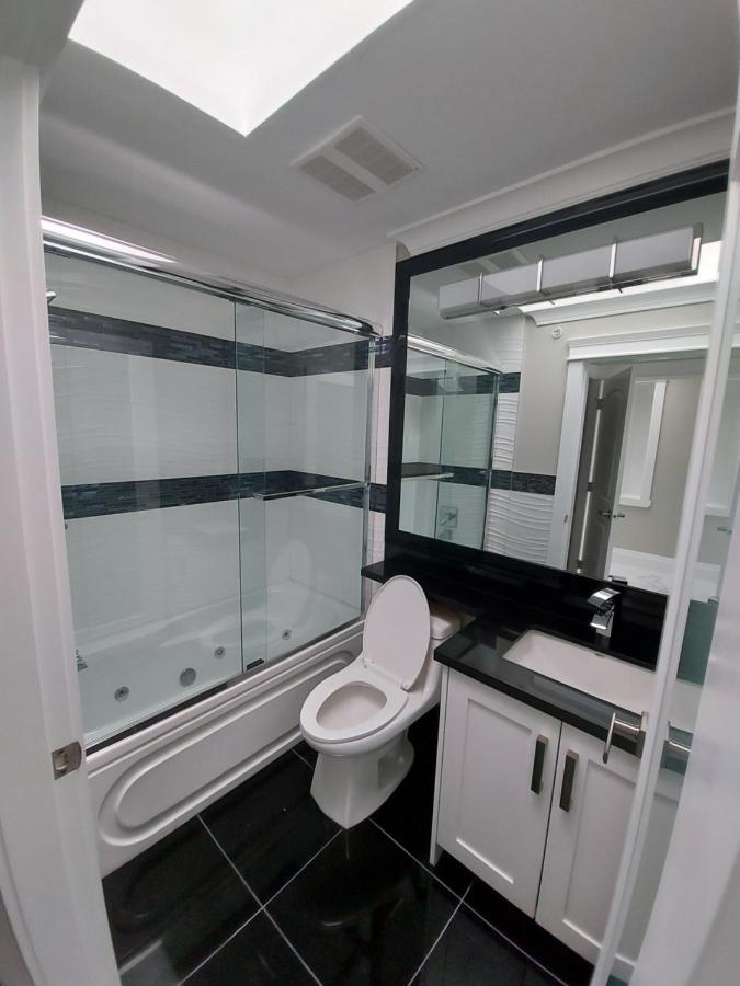 Beautiful Bright 3 Bed Townhouse Apartment Ванкувър Екстериор снимка